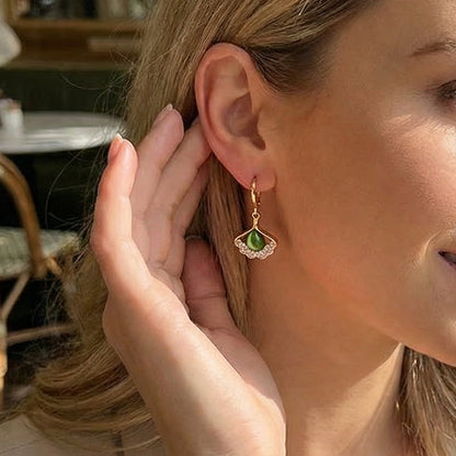 Boucles d'oreilles délicates en forme de feuille de ginkgo pour femmes