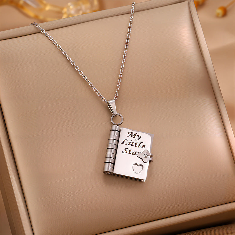 👑📖 PROMO -50% ! Collier Livre "Ma Petite Étoile" pour Fille – Message Personnalisable, Acier Inox & Boîte Cadeau (Livraison Mondiale)