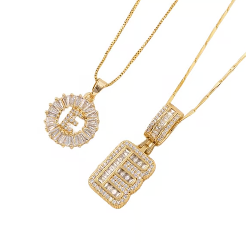 💍 Lot de 2 colliers avec pendentif initiales ✨ – Le cadeau idéal pour vos amis 💝
