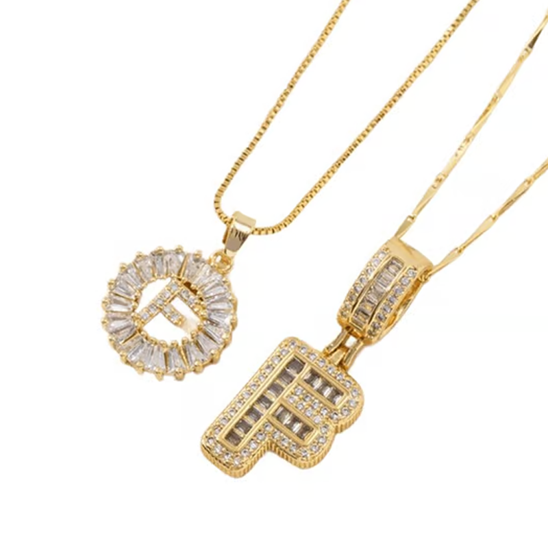 💍 Lot de 2 colliers avec pendentif initiales ✨ – Le cadeau idéal pour vos amis 💝