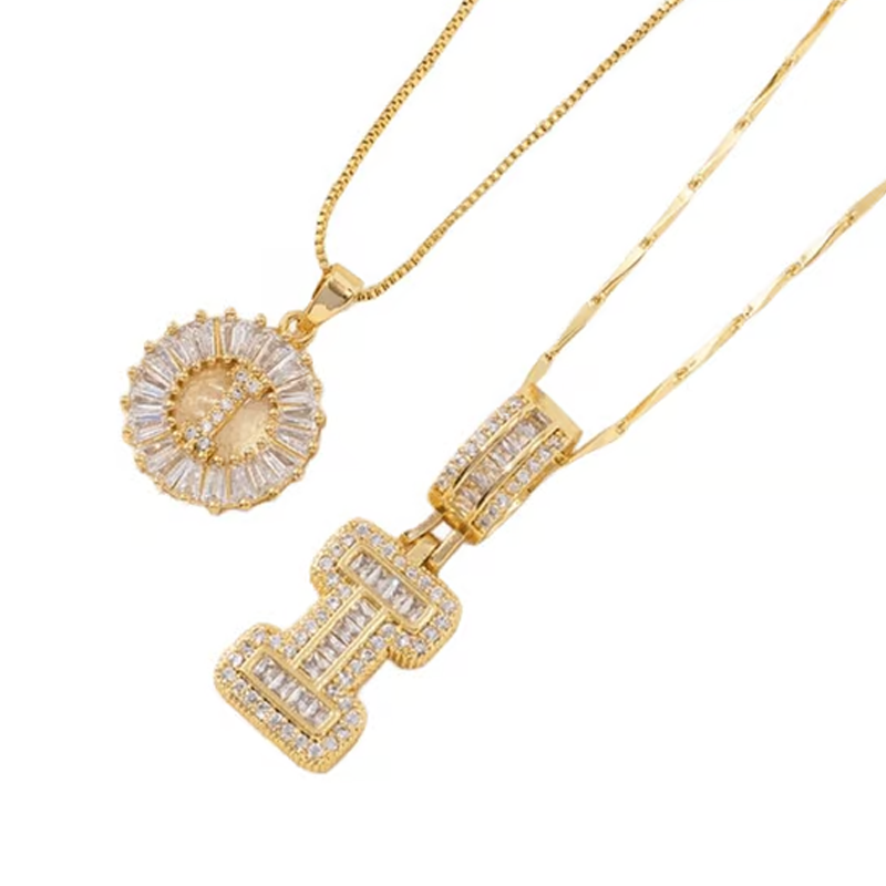 💍 Lot de 2 colliers avec pendentif initiales ✨ – Le cadeau idéal pour vos amis 💝