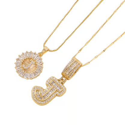 💍 Lot de 2 colliers avec pendentif initiales ✨ – Le cadeau idéal pour vos amis 💝