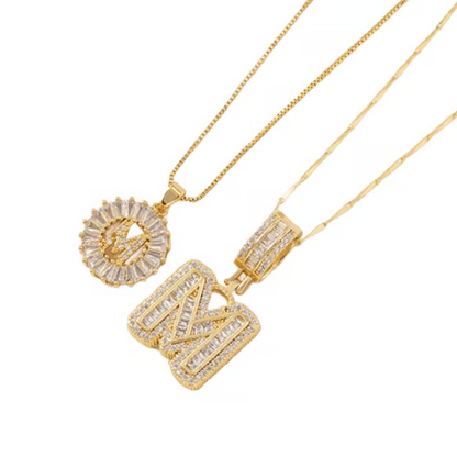 💍 Lot de 2 colliers avec pendentif initiales ✨ – Le cadeau idéal pour vos amis 💝