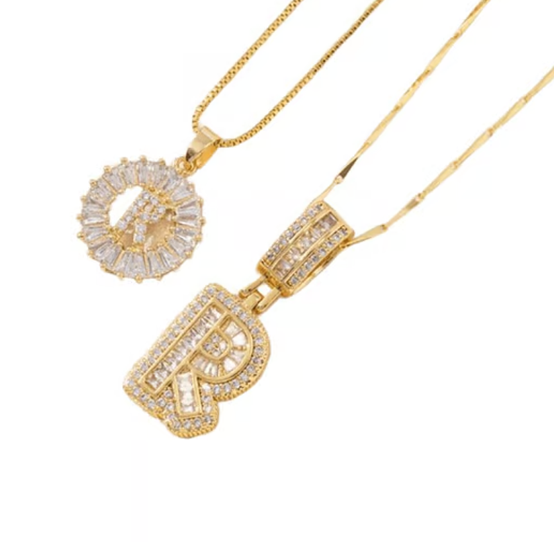 💍 Lot de 2 colliers avec pendentif initiales ✨ – Le cadeau idéal pour vos amis 💝