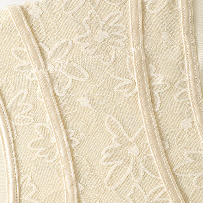 Printemps rime avec légèreté – retrouvez une silhouette élancée. 🌸✨