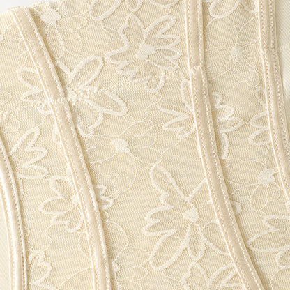 Printemps rime avec légèreté – retrouvez une silhouette élancée. 🌸✨