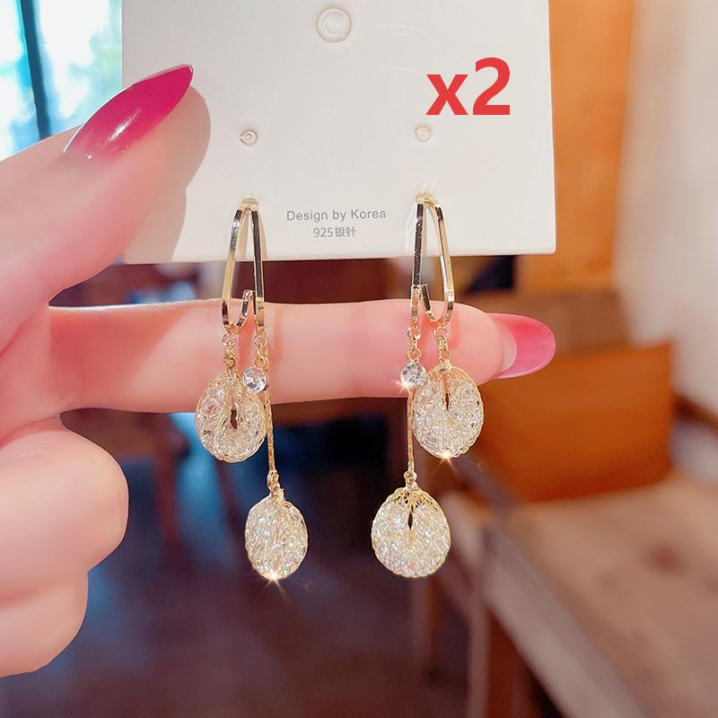📢📢50 % DE RÉDUCTION !!!⏰Boucles d'oreilles pendantes élégantes ornées d'un pompon en cristal synthétique